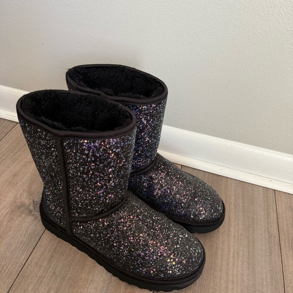 UGG CLASSIC SHORT COSMOS PURPLE BLACK SPARKLE BOOTS leather sheepskin RARE sz 7 - Picture 4 of 8